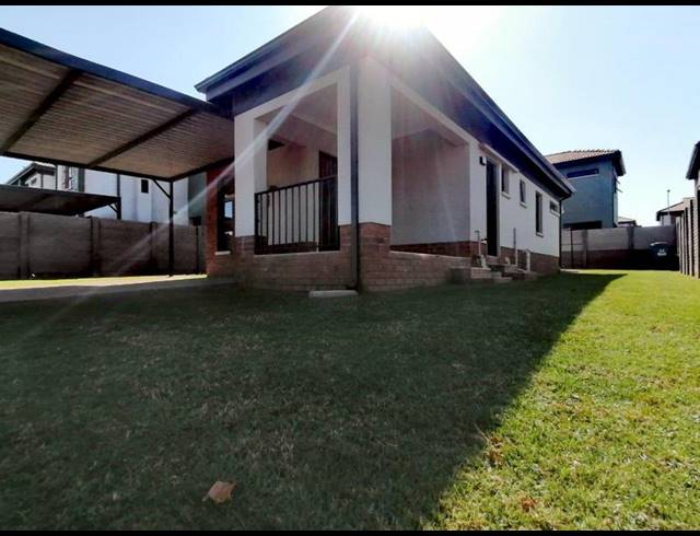 3 BEDROOM HOUSE FOR SALE IN LOTUS GARDENS